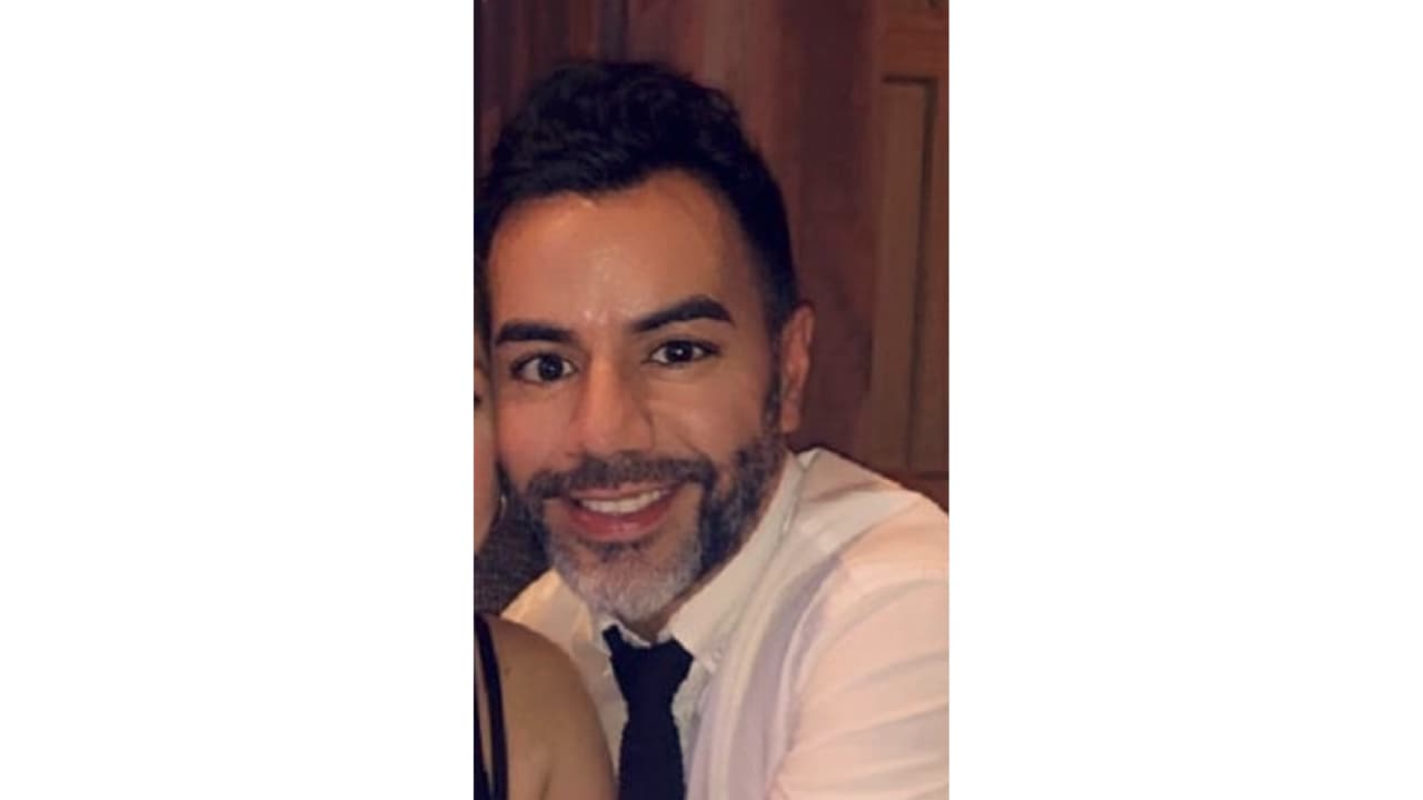 En imagen, retrato de Jason Gil.