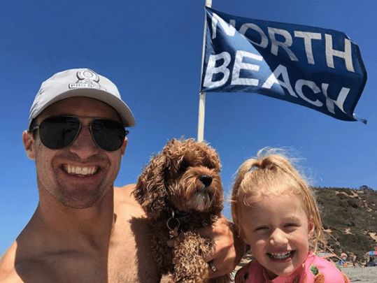 Drew Brees tiene tres perros.