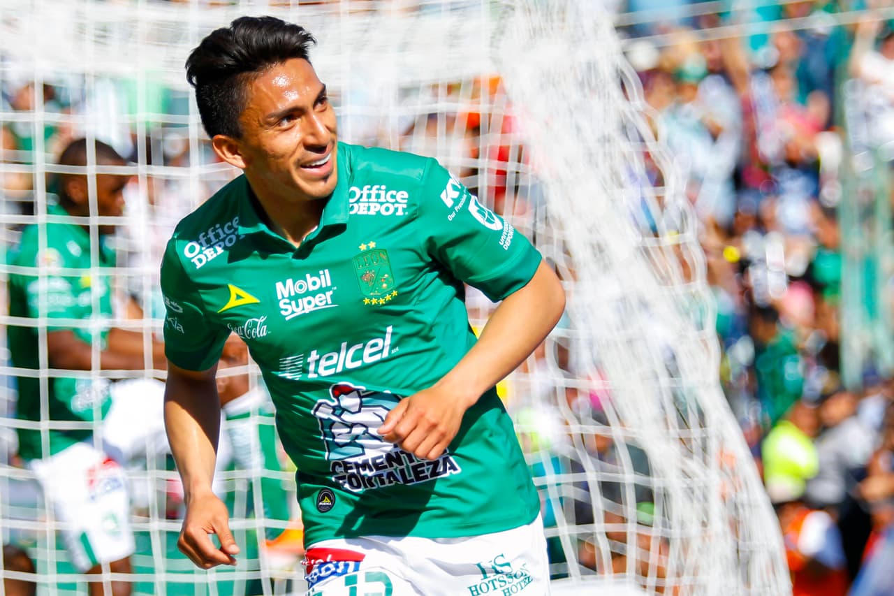 ¡Es un 'Ángel'! Mena iguala al máximo goleador de León en torneos cortos y va por otra marca 