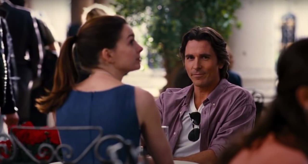 Aunque muchos fans creyeron que lo que Alfred vio era un sueño o su imaginación de lo que quería para su tutorado y amigo, el actor detrás de Batman, Christian Bale, dijo en septiembre de 2021 para Entertainment Weekly que no es un sueño y Alfred no se acercó a Bruce porque esa era la vida que siempre quiso para él.