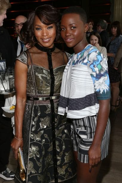 Con la nominada al "scar Angela Bassett. Mira aquí lo último en chismes.