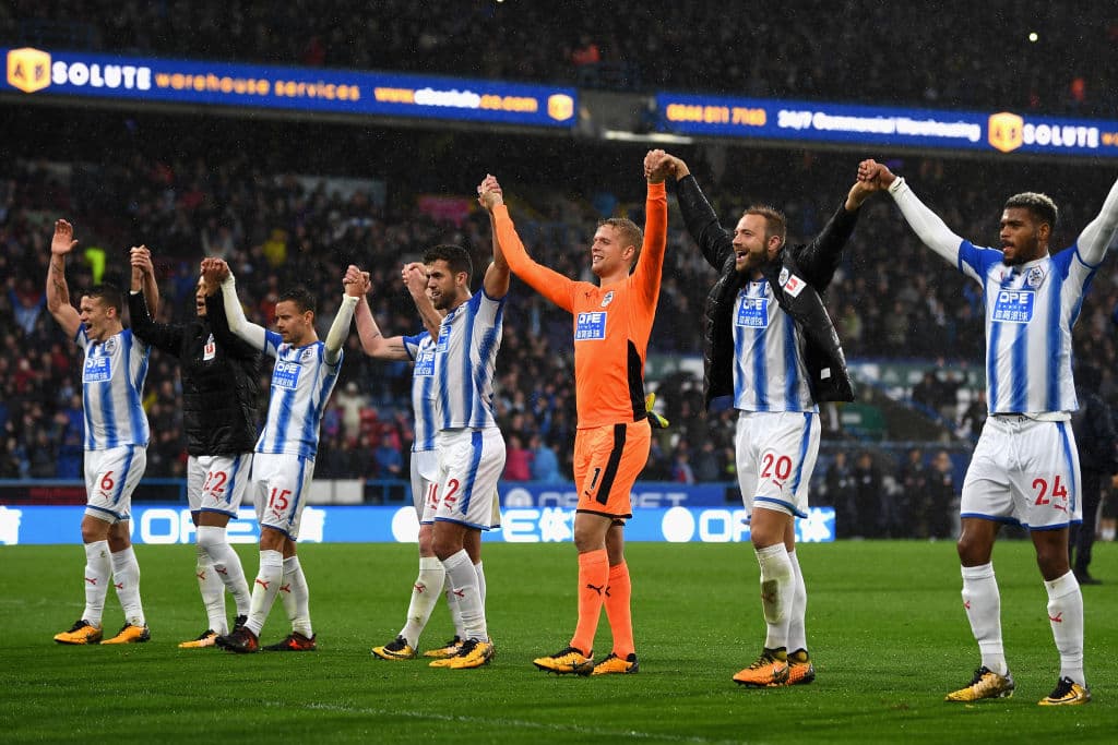Poco más de un mes antes del final de la temporada, el Huddersfield Town ya sabía que perdería la categoría. Fue el peor equipo de Inglaterra con 16 puntos, tres triunfos y amarrado casi todo el torneo en el puesto 20 para irse directo al Championship.