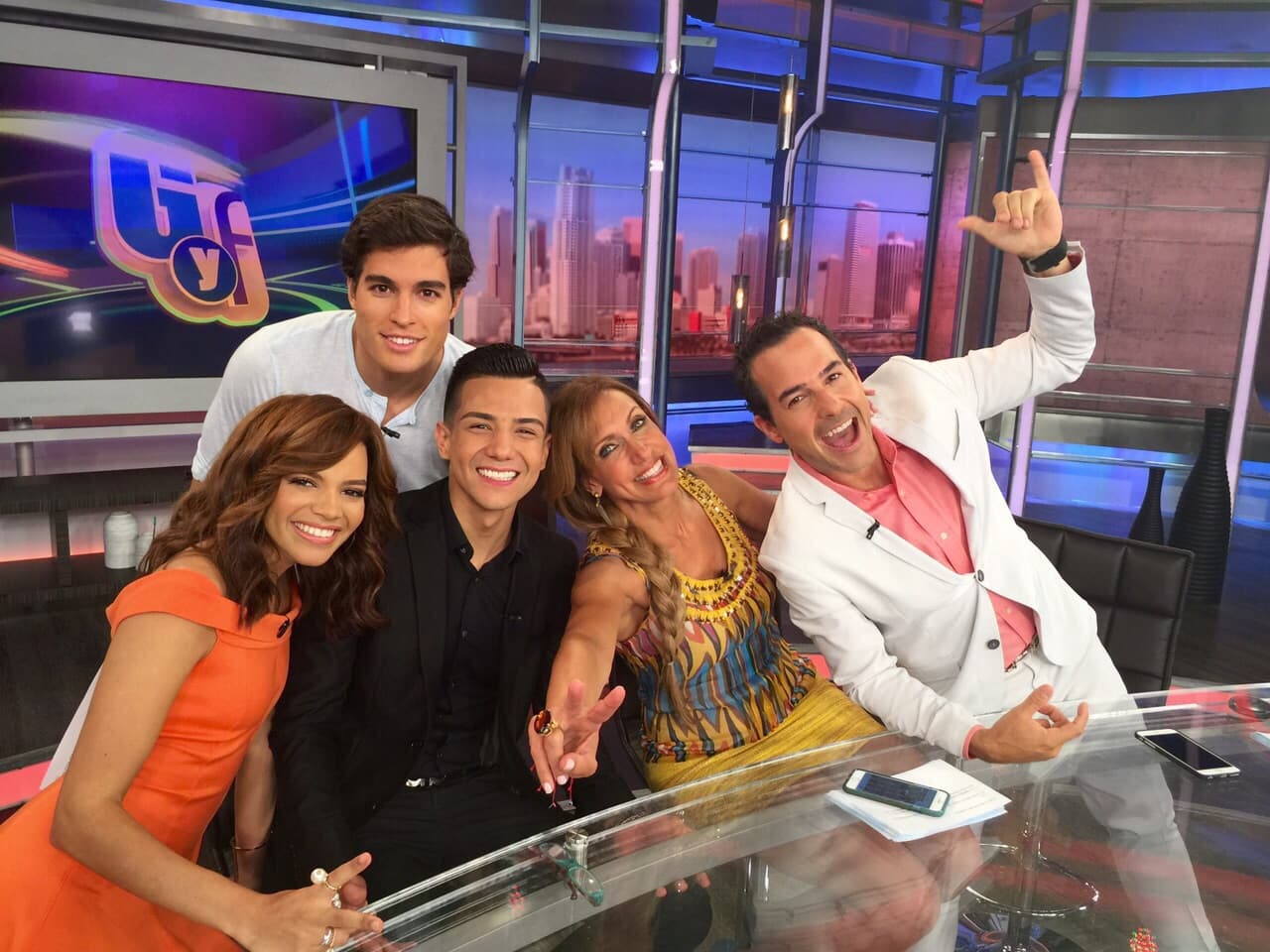 Llegaron a presentar el sencillo que hicieron juntos.