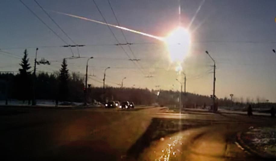 Un meteorito llega a la atmósfera de la Tierra y provoca una explosión 10 veces más fuerte que la bomba de Hiroshima