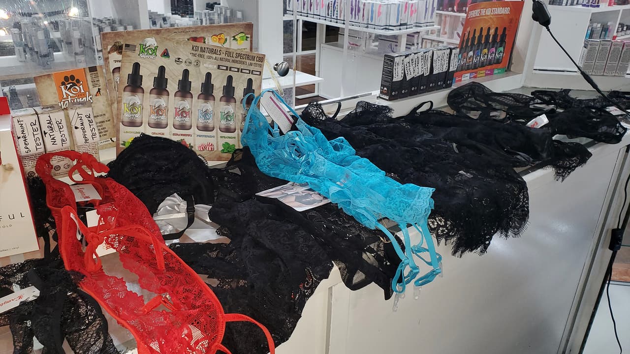 Arrestan a sospechoso de robar lencería en una tienda al norte de Houston