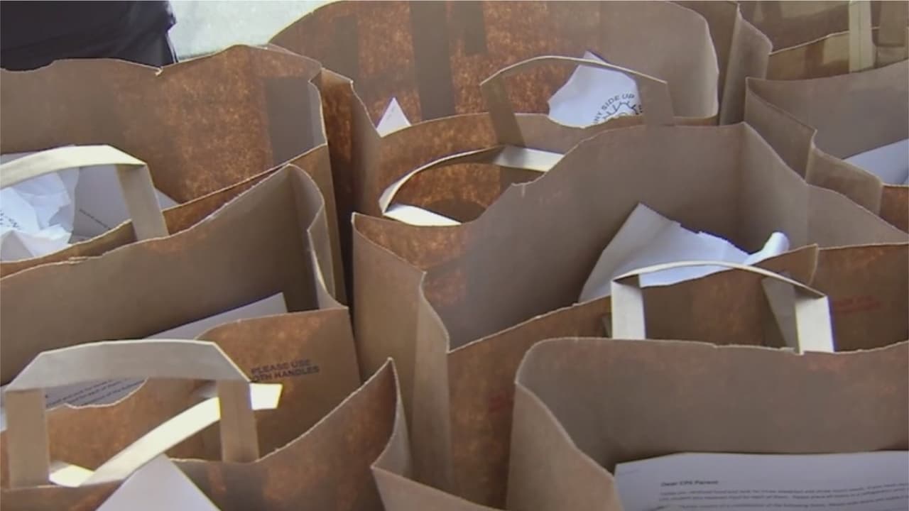 Contempla el condado Cook iniciar o ampliar programas de ayuda para los pobres