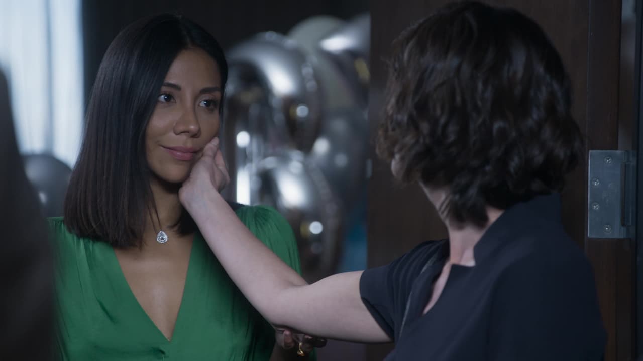 Catalina se mostró interesada en Vicky y su embarazo, y le recriminó a José Carlos no haber atendido las llamadas de su amiga.