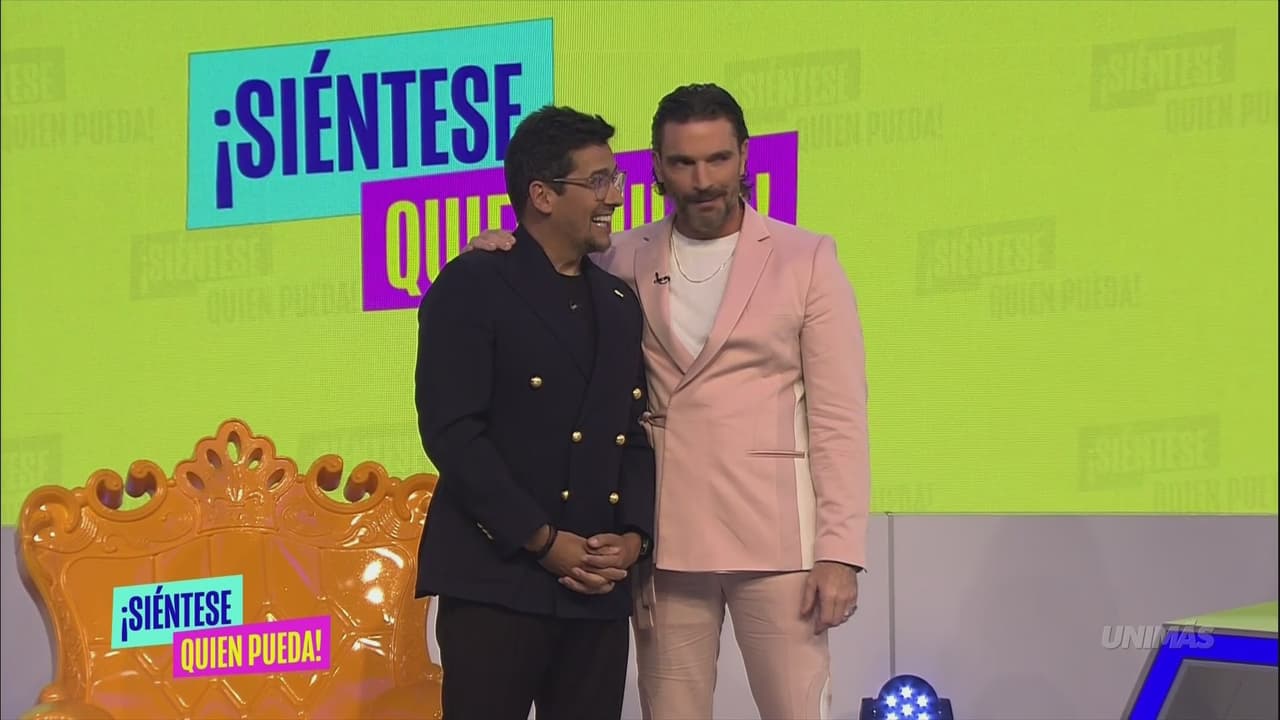 Rafael Araneda, titular de Enamorándonos, estuvo presente en esta primera emisión para darle la 'patadita de la suerte' a Julián Gil.