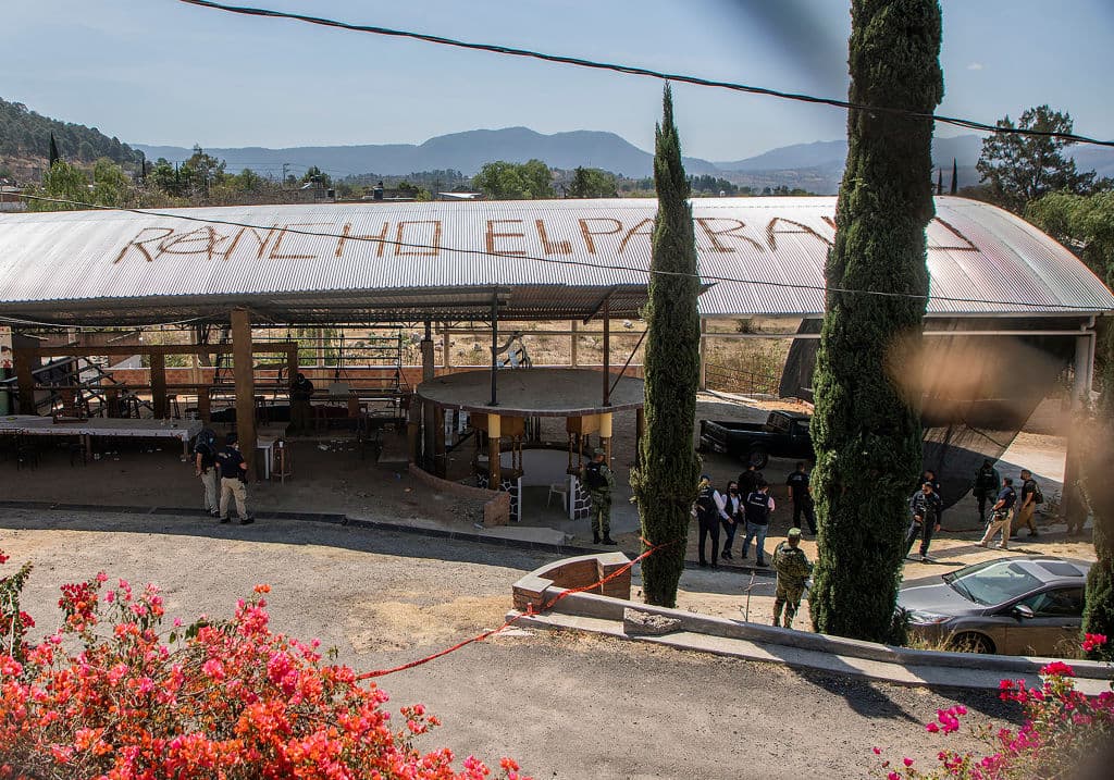 Iban por un líder criminal y mataron a 20, entre ellas varios estadounidenses: lo que se sabe de la masacre del palenque en Michoacán