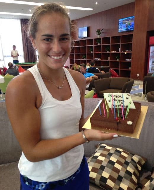 La tenista puertorriqueña, quien se encuentra en un torneo en China, compartió imágenes de su festejo en las redes sociales.