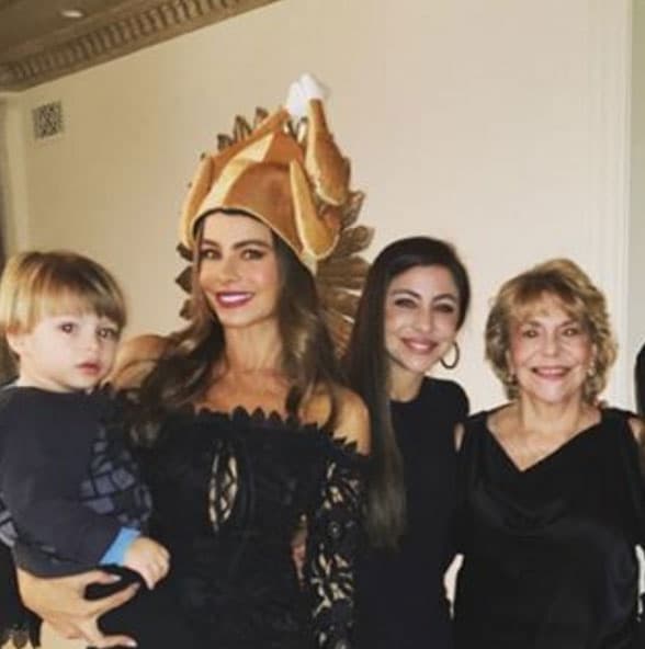 La colombiana festejó con familiares y amigos