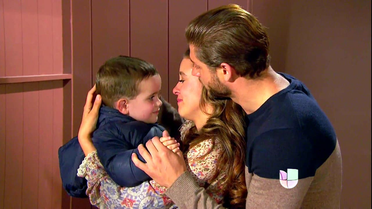 Fernanda fue la más feliz al tener de nuevo a Pedrito entre sus brazos.