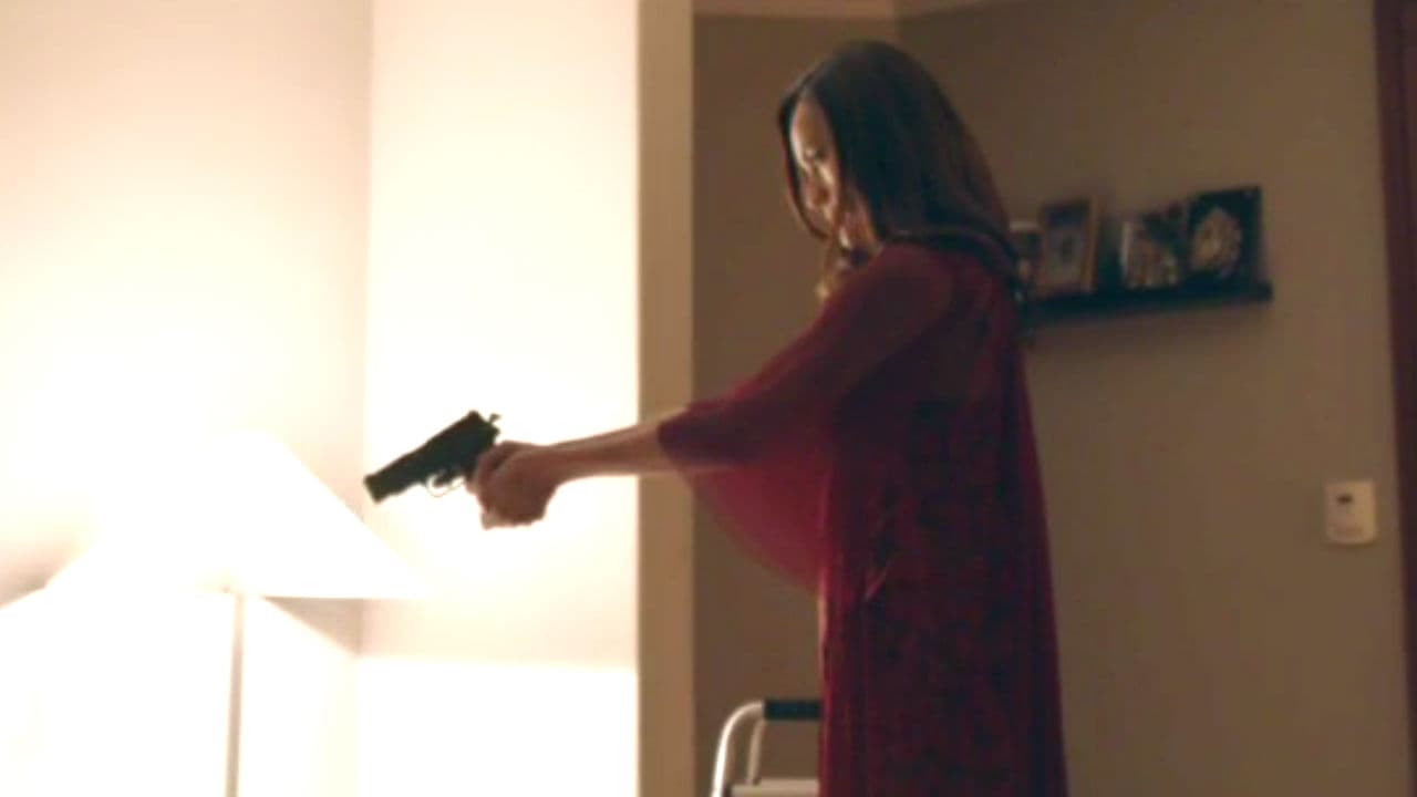 Luego de sufrir por varios años el rechazo de su esposa, Carlos decidió pedirle el divorcio. Pero la desesperación de la Bestia por no perder su fortuna la orilló a atentar contra la vida del hombre. Sin embargo, no se atrevió a aniquilarlo.