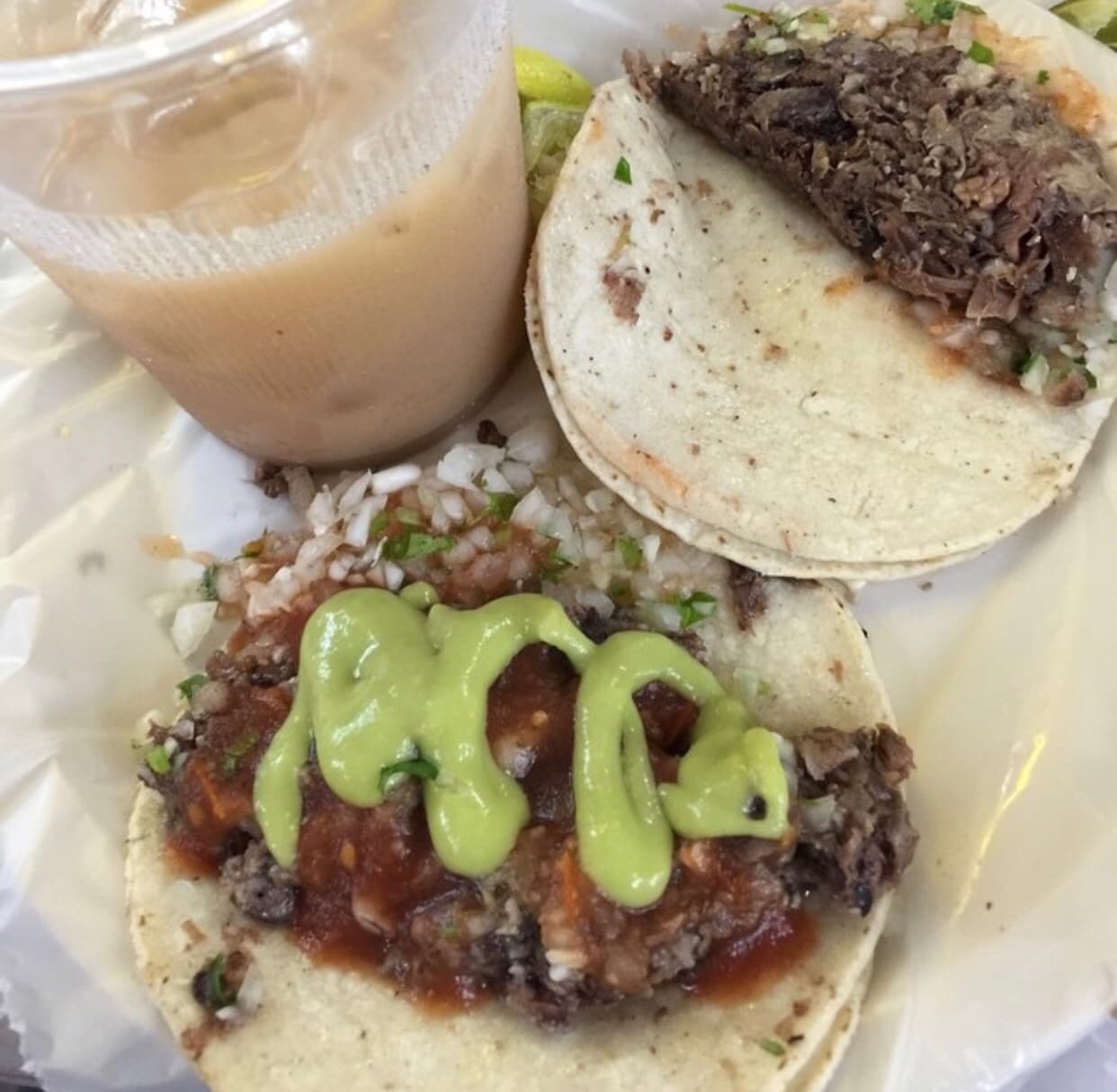 Unos tacos de lengua con agua de cebada calman cualquier hambre.