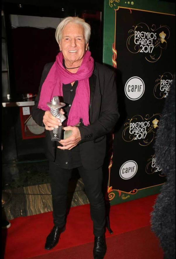 La doctora Olga Fernández -directora del hospital Ángel C. Padilla- mantuvo informados a los medios de comunicación sobre la salud del artista.