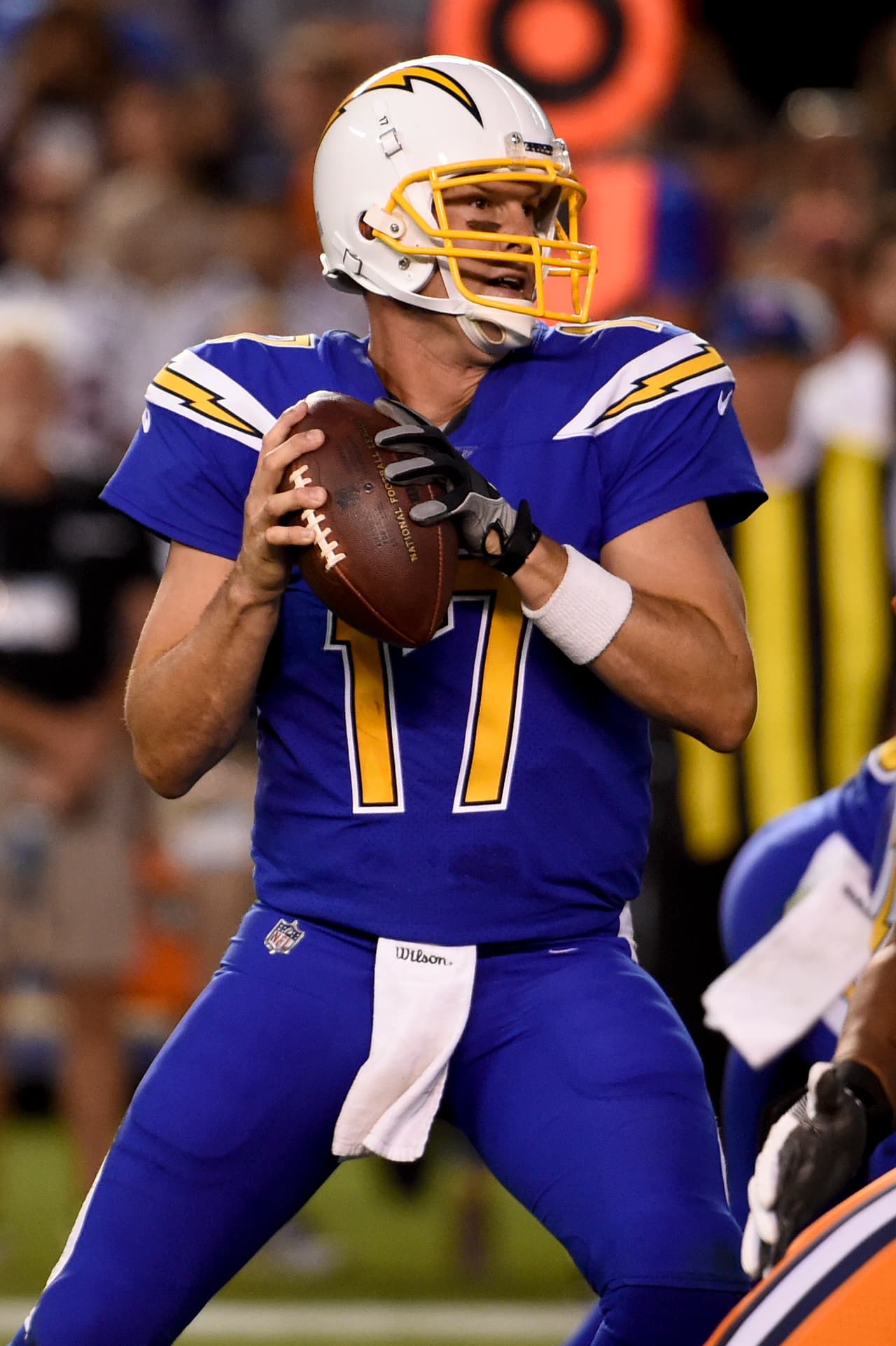 San Diego hizo lo justo para controlar a la ofensiva de Denver que no pudo contener los goles de campo de Josh Lambo y Philip Rivers y compañía lograron su segunda victoria en el Qualcomm Stadium.