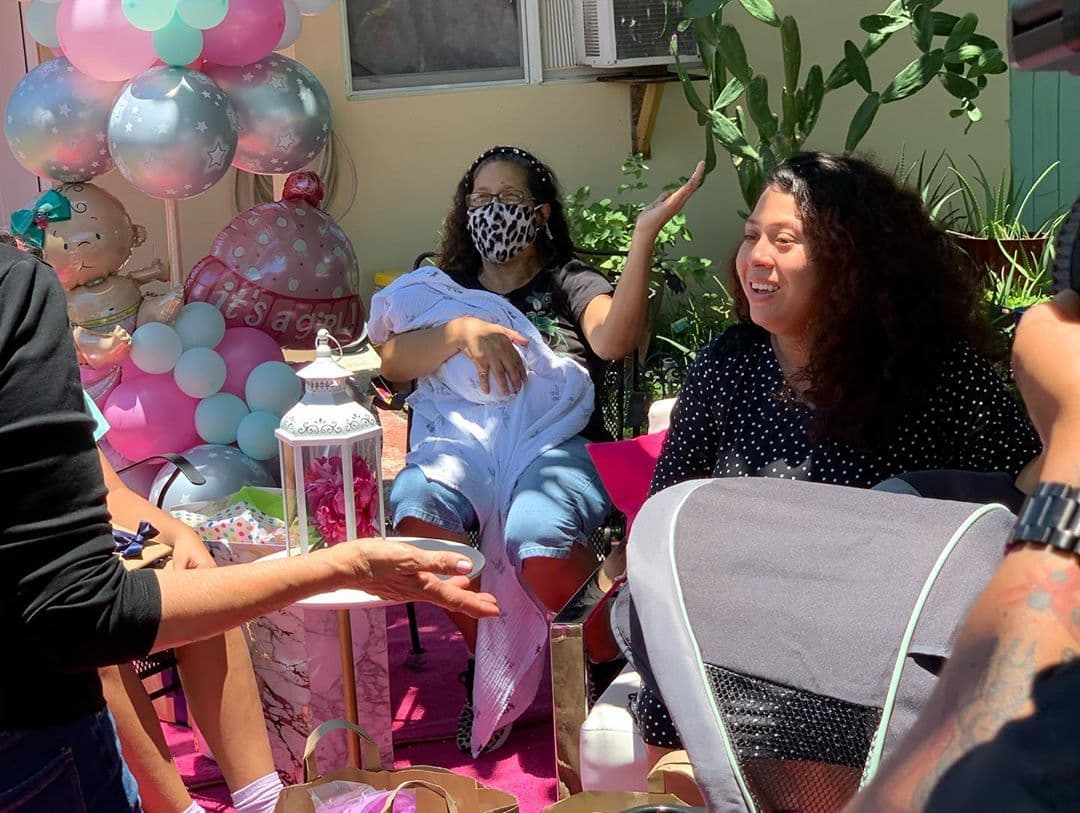 Milagros escribió una carta a 
<a href="https://www.univision.com/shows/despierta-america/lagrimas-de-felicidad-de-una-mama-con-su-bebe-recien-nacido-y-una-hija-que-esperaban-del-ejercito-de-mac-un-milagro-video">María Antonieta Collins</a> y precisamente eso fue lo que llegó: un milagro que conmovió hasta el llanto.