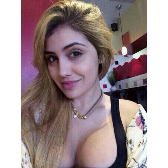 Hasta sin maquillaje luce muy guapa.