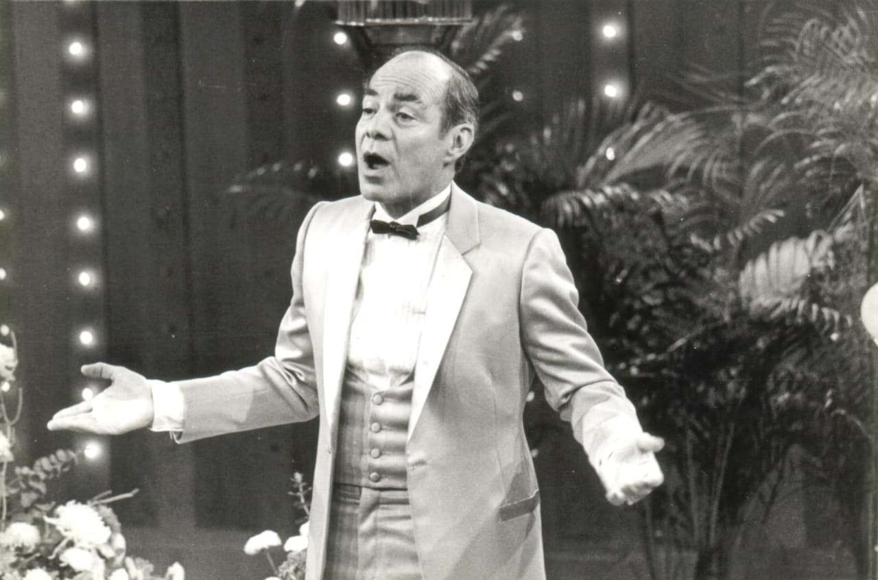 <b>Manuel Valdés</b> nació el 21 de enero de 1931 en Ciudad Juárez, Chihuahua y tuvo un total de ocho hermanos.