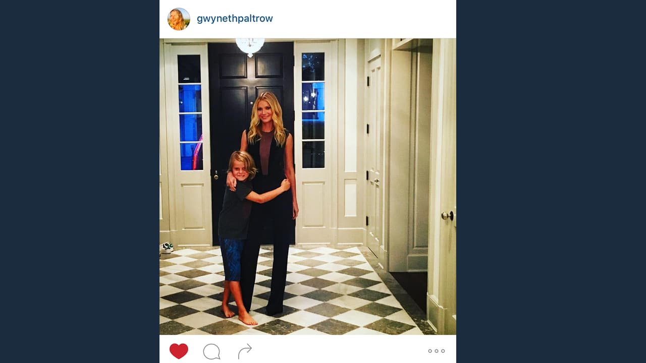 Nada como un abrazo entre Gwyneth y Moses.