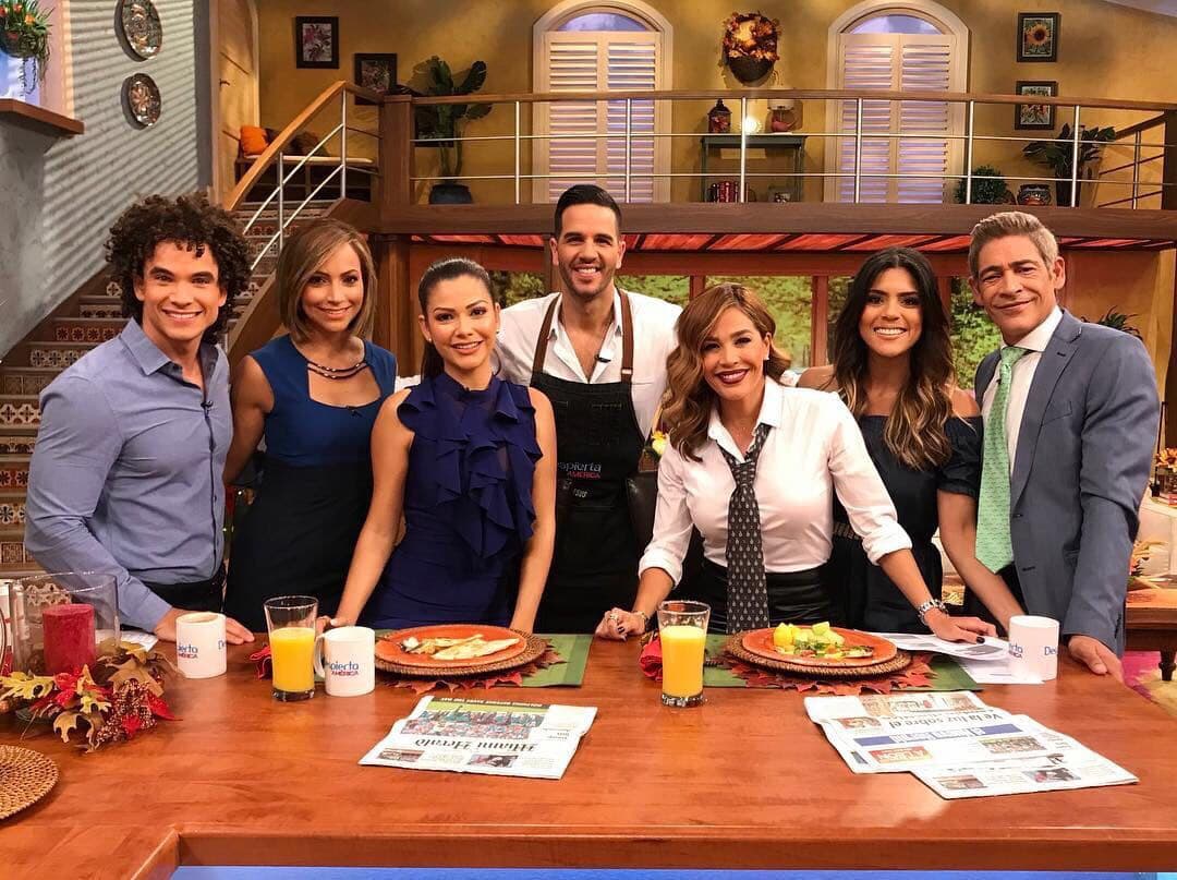 Comenzamos la semana con invitados de lujo, Aldrin Coto y Johnny Lozada llegaron para acompañarnos en nuestra casa.