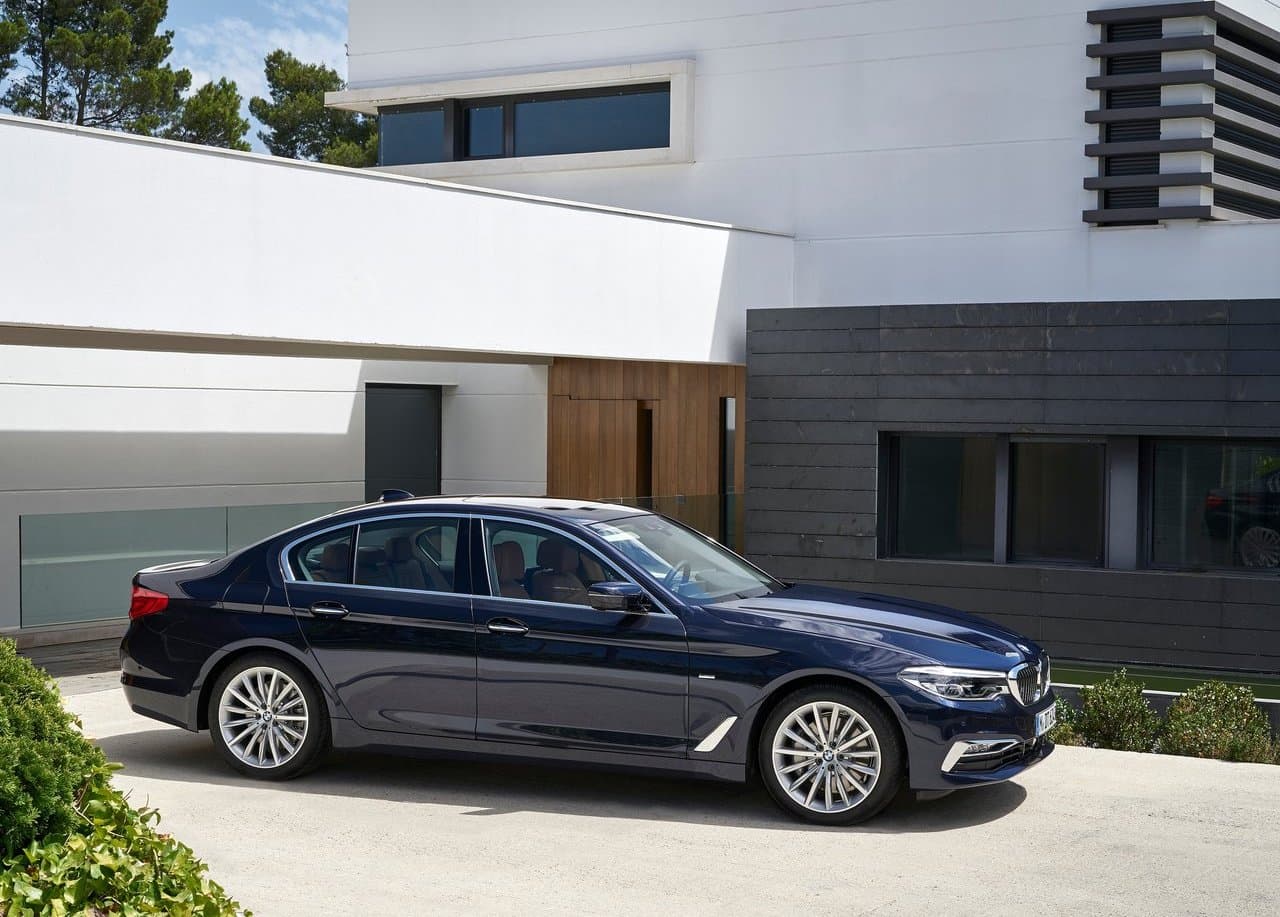 <h3 class="cms-H3-H3">5. BMW 5 Series </h3>
<br>Depreciación promedio después de cinco años: 69.2%
<br>Precio sugerido al consumidor en 2014: $50,000
<br>Valor promedio actual: $15,400