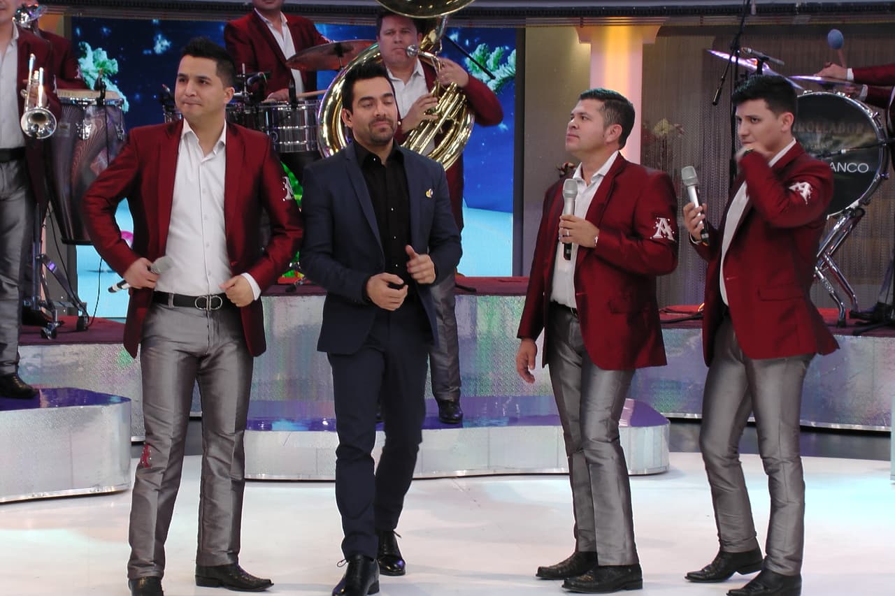 El sábado estuvo espectacular con la presencia de La Arrolladora, la imitadora de Jenni Rivera y más.