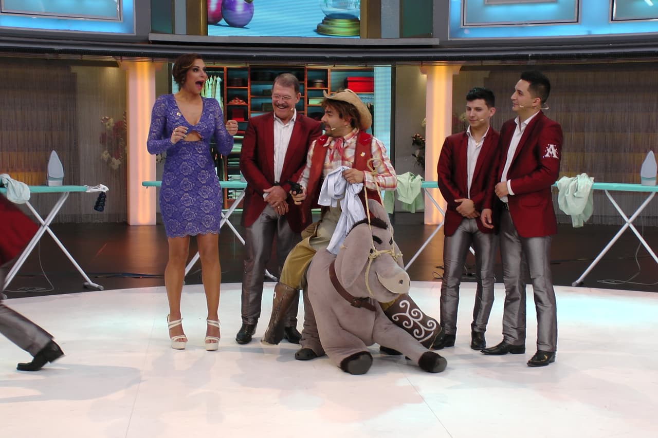 El sábado estuvo espectacular con la presencia de La Arrolladora, la imitadora de Jenni Rivera y más.