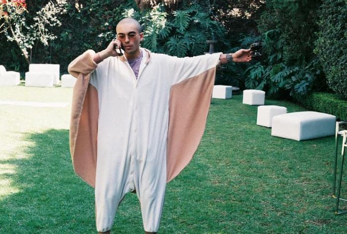 Mientras tanto, Netflix confirmó una 
<b><a href="https://www.univision.com/famosos/rebelde-serie-netflix-segunda-temporada" target="_blank">nueva temporada de 'Rebelde'</a></b>, según publicó El Universal. 
<br>