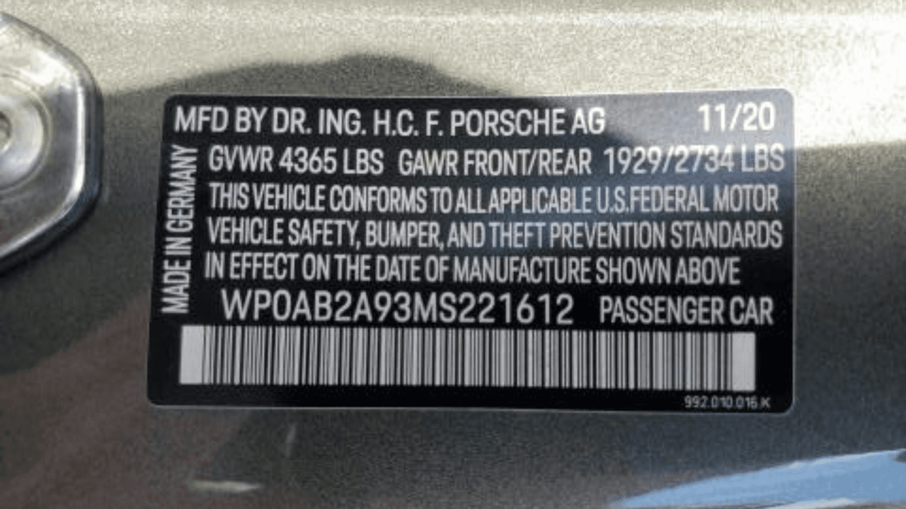 Fox News indicó que el número de serie del vehículo está en los documentos que los oficiales redactaron en su reporte tras atender el accidente.
<br>