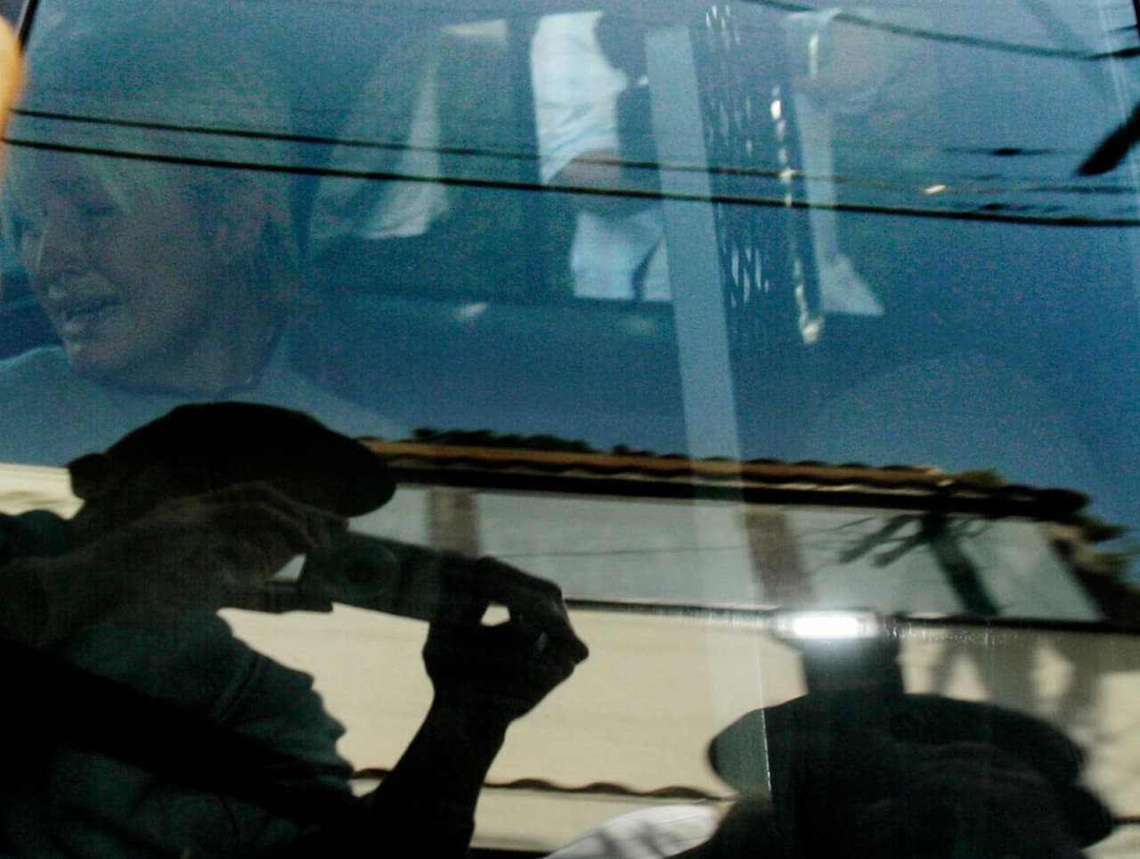 Ut captó una imagen de Paris Hilton suelta en llanto dentro de una patrulla de la policía. La estrella de ‘reality’ fue detenida el 8 de junio del 2007.