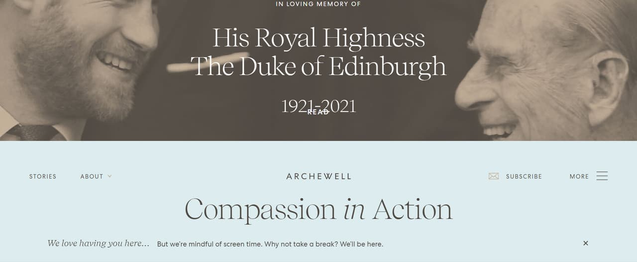 Ahora han regresado a la información que habitualmente tenían, aunque conservaron en la parte superior un 
<b><a href="https://archewell.com/" target="_blank">espacio en memoria del abuelo de Harry. </a></b>