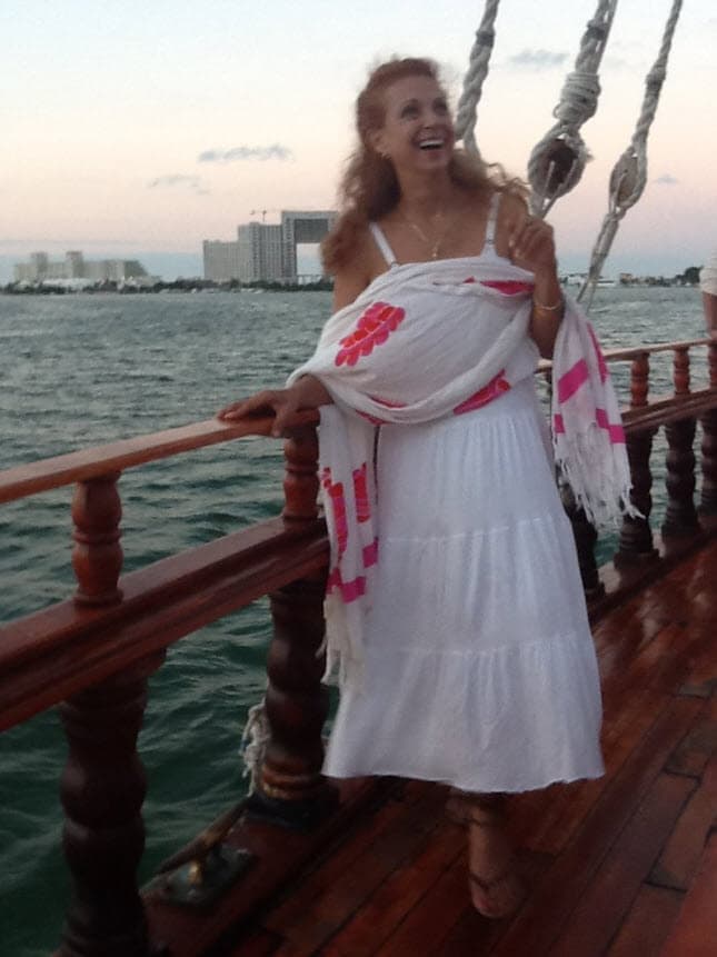 La actriz culpa a la hija de Colosio de la muerte de su hijo: "Este tipo de cosas son las que hacen desilusionarme de México, de lo que está pasando y no soy negativa, sino realista. Para mí, 
<b>Mariana Colosio es una asesina, porque tuvo a mi hijo en su casa y no lo ayudó</b>", reiteró.
<br>