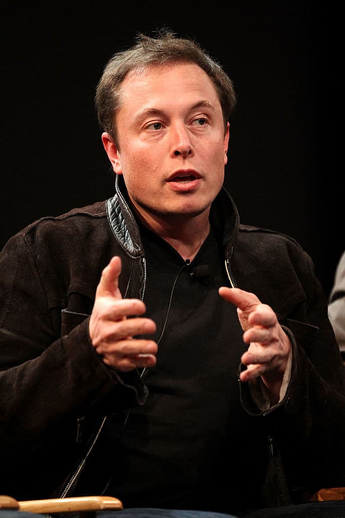 Sus empresas han enfrentado denuncias de acoso sexual, malas condiciones laborales, abuso racial y más.