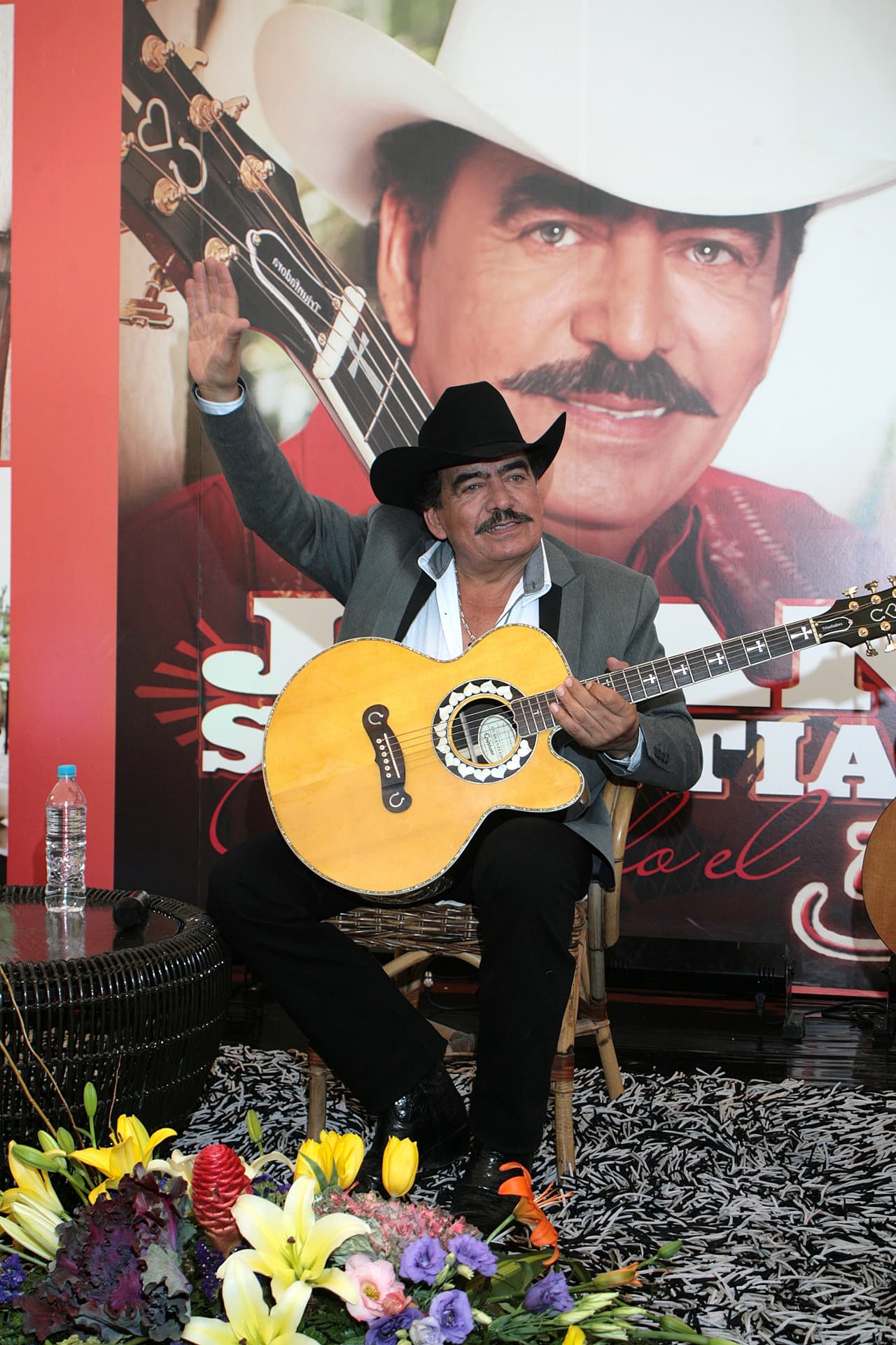 Joan llevó en su corazón el recuerdo de su hijos y continuó con su carrera y cosechó muchos éxitos.