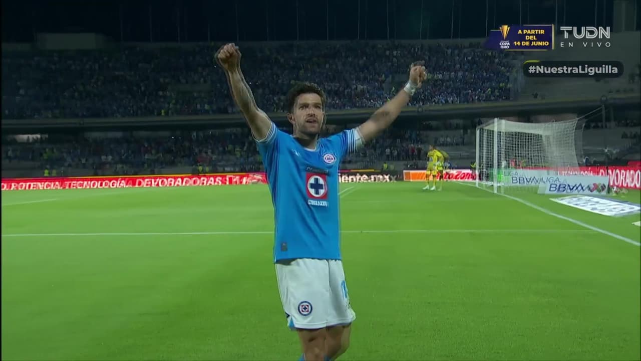 ¡Gol de Cruz Azul! Rivero llega para empujar el balón al fondo de la red