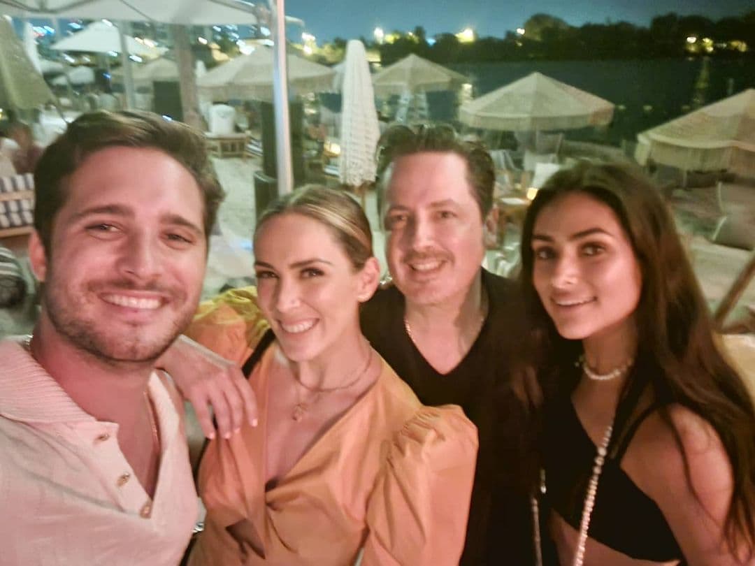 Los actores tuvieron una divertida noche en Miami en la que los acompañaron Renata Notni, novia de Diego Boneta, y un amigo arquitecto de interiores.