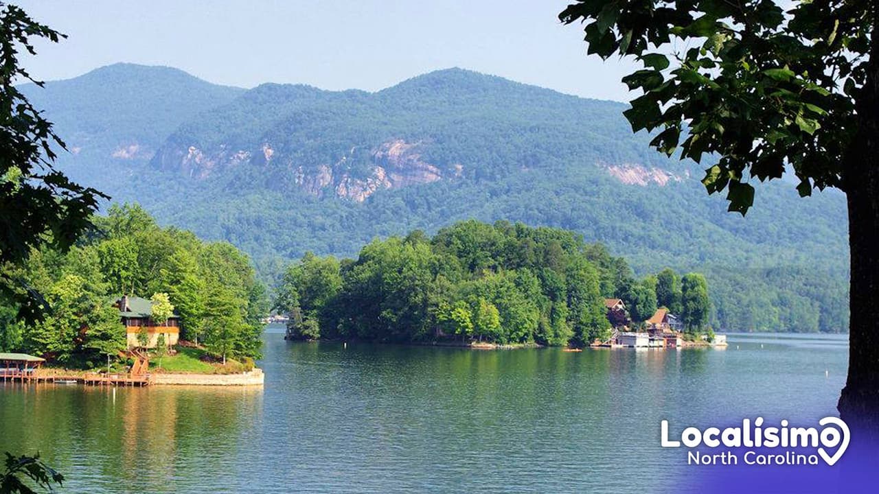 Así son los mejores lagos de Carolina del Norte para disfrutar del verano 2022