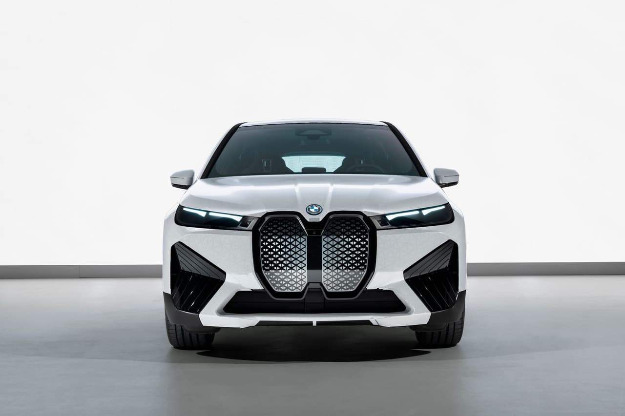 BMW iX Flow Concept