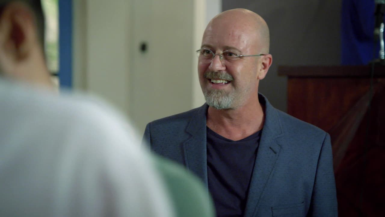 Casado con 
<b>Laodicea</b>, Jonás tiene una hija llamada 
<b>Alice</b>, y tendrá que lidiar con el hecho de vivir a la sombra de su hermano mayor, a quienes todos aman por su conocimiento de la palabra de Dios y carisma.