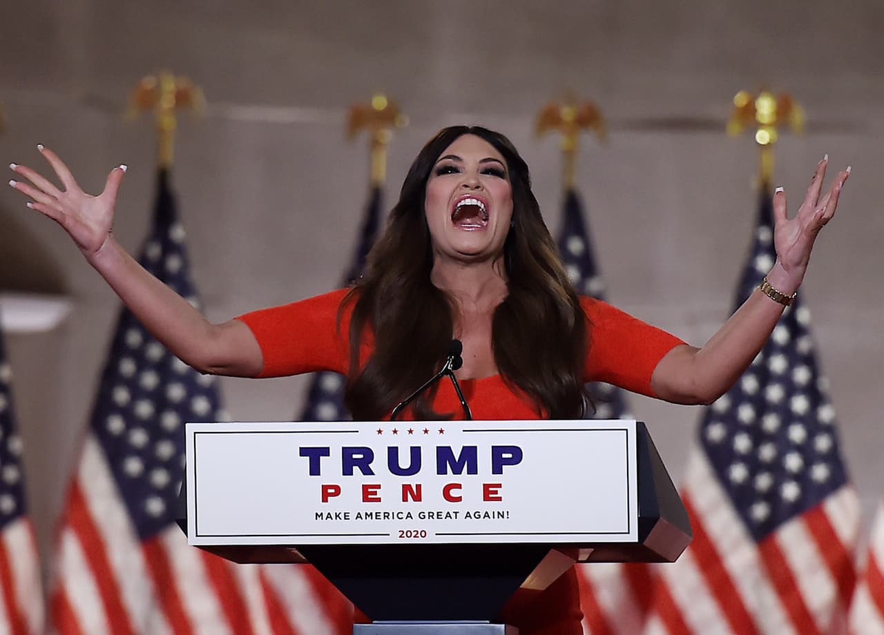 Guilfoyle tuvo un papel destacado en la campaña de reelección del expresidente Donald Trump y se hizo notar por sus efusivos discursos.
<br>
