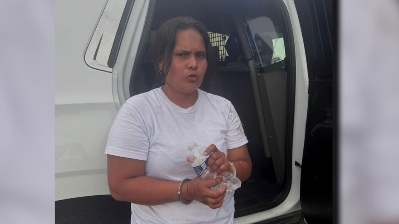Arrestan a mujer por presunto tráfico de personas tras persecución en Texas