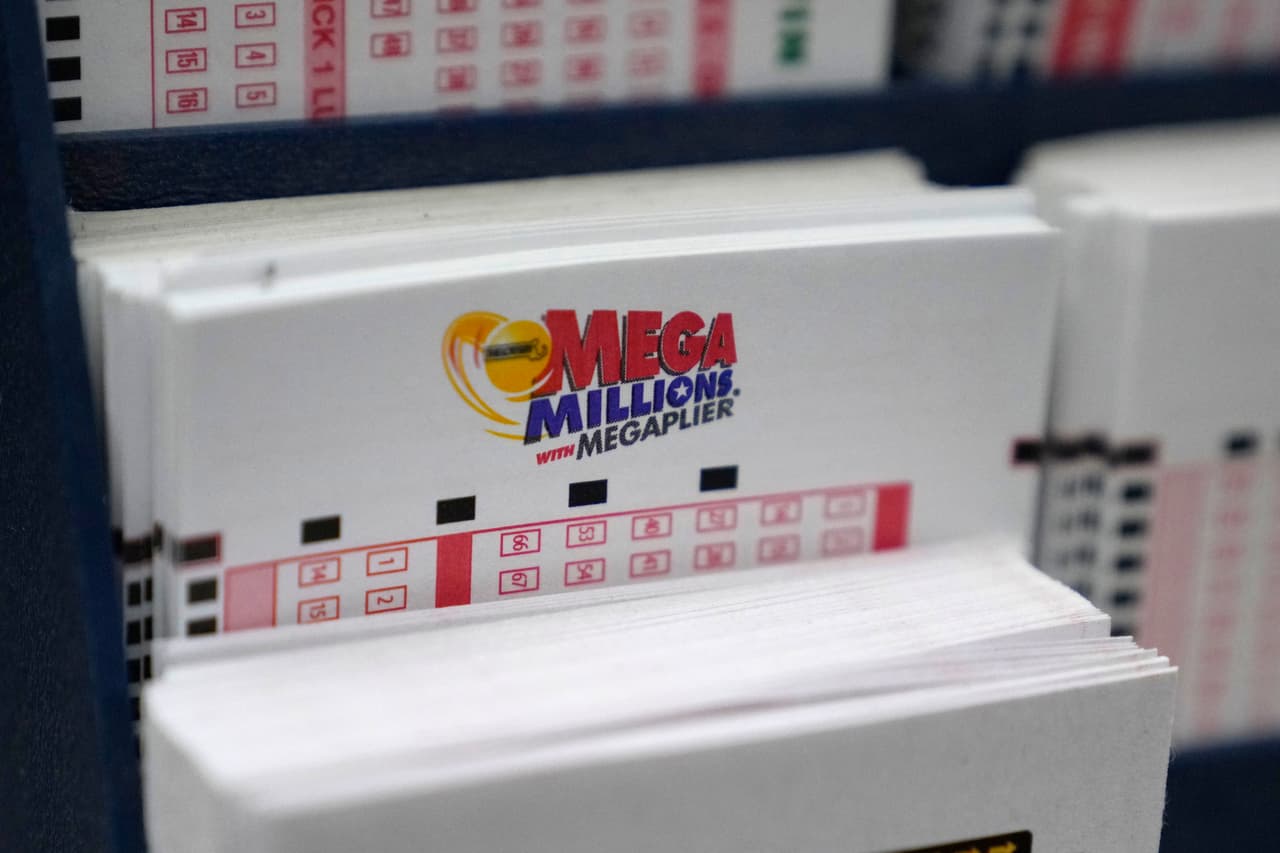 <h2 class="cms-H2-H2"><b>9:</b> $552 millones</h2>
<br>
<a href="https://www.univision.com/local/chicago-wgbo/mega-millions-ganador-illinois-premio-mayor-de-loteria">El boleto se compró en Illinois</a>, durante el sorteo del 4 de junio de 2024