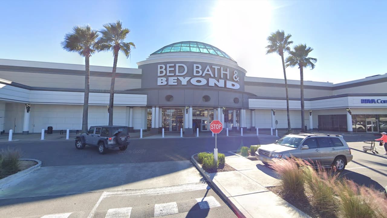 700 Meyerland Plaza, Houston. Es una de las tres tiendas que cerrarán en la ciudad espacial.