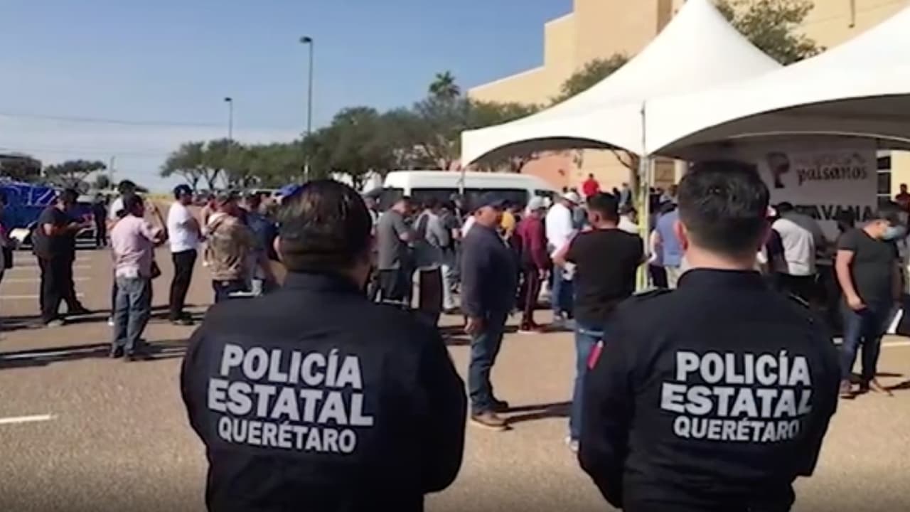 Un día antes se revisará que todos los documentos de los viajeros estén en regla y se les entregará una calcomanía.