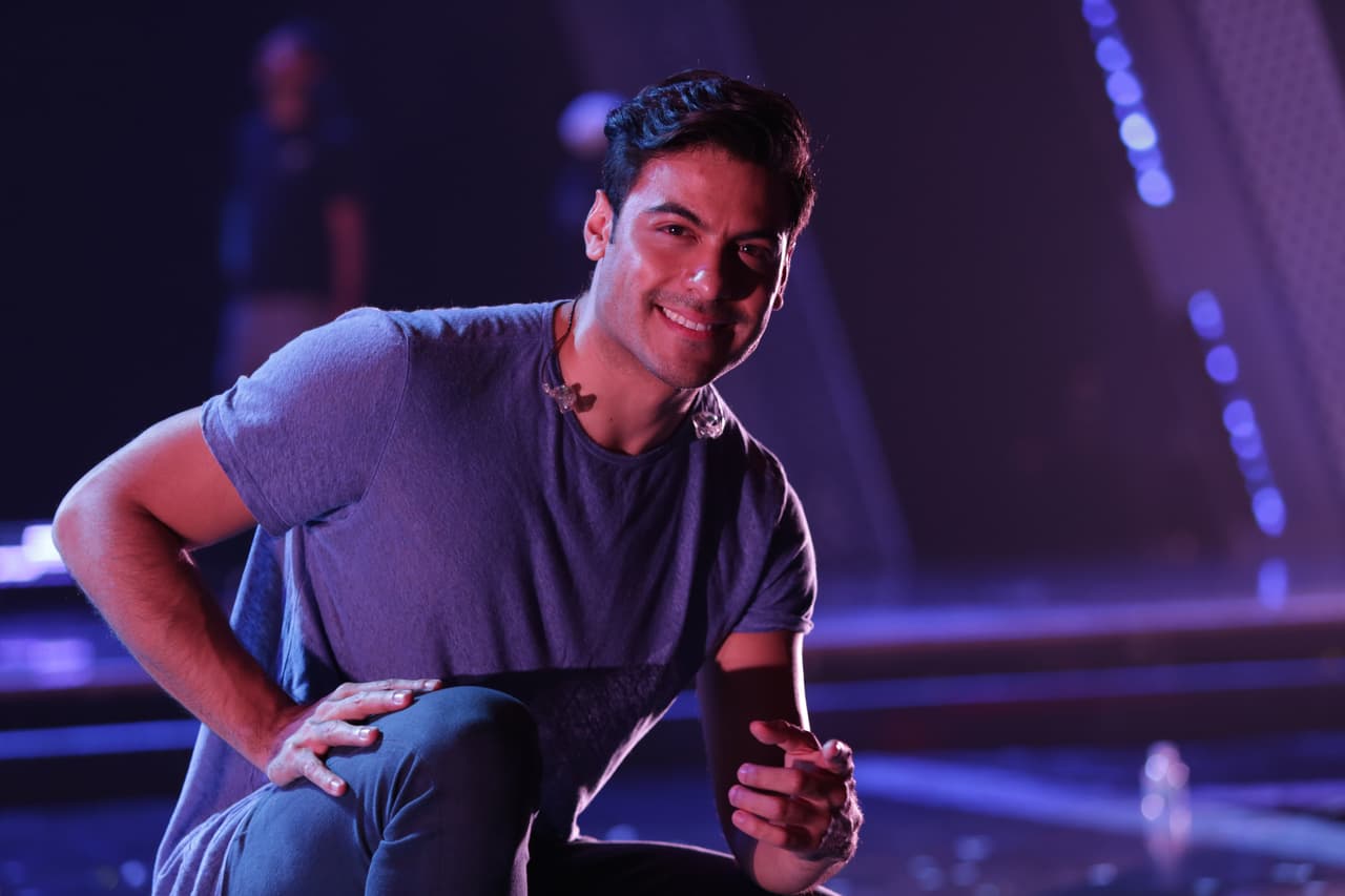 El cantante mexicano Carlos Rivera llegó a la ciudad de Miami para acudir a los ensayos de Premios Juventud 2017.