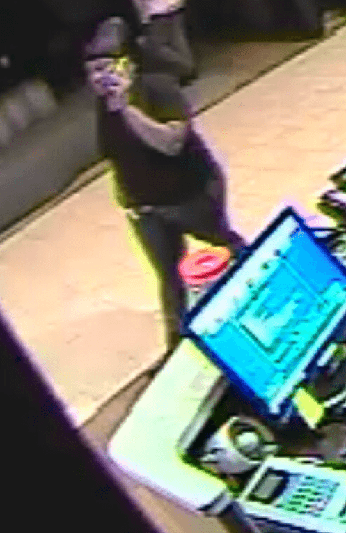 La segunda es una afroamericana de complexión gruesa. Información sobre el caso se puede reportar al 404-577-8477.