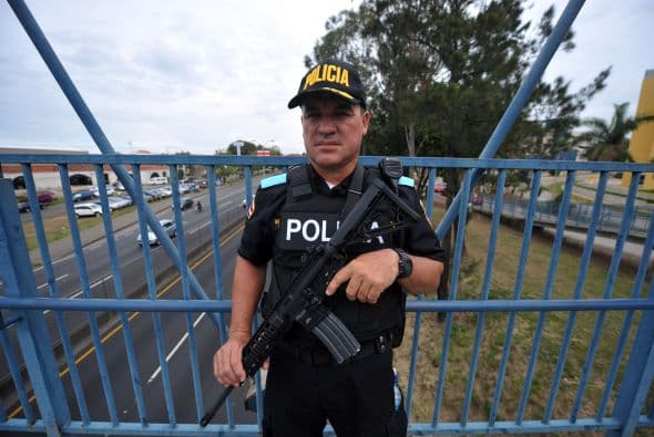 En la nación centroamericana ya le esperaba un fuerte dispositivo de seguridad.