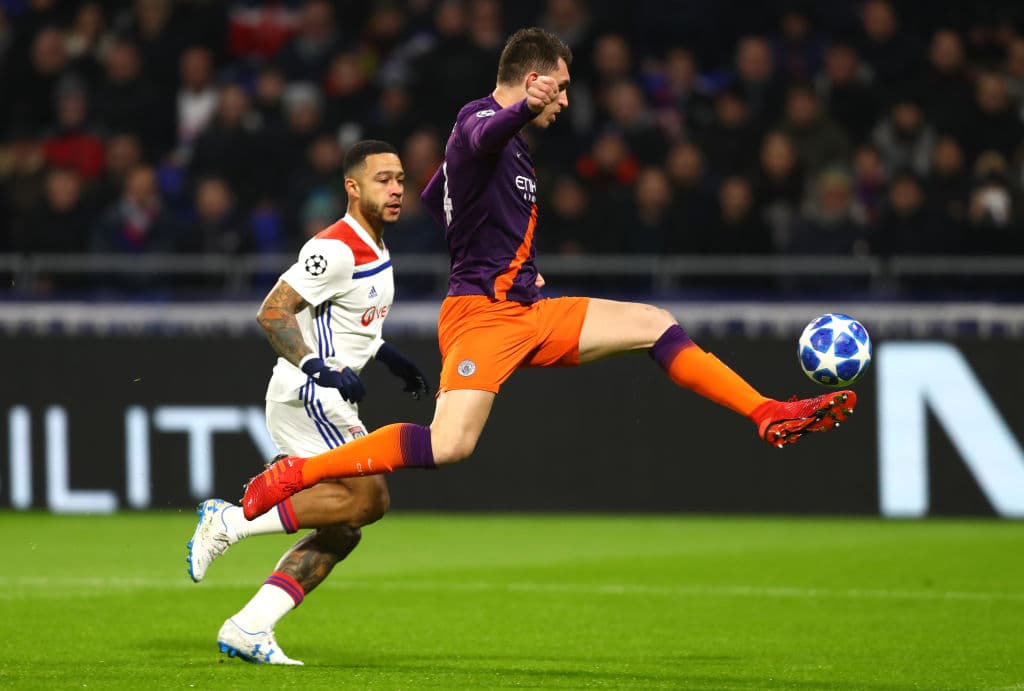 Pese a los incansables intentos de los dos equipos por anotar goles, estos esfuerzos fueron en vano, sin embargo, dieron un gran espectáculo aunque se fueron 0-0 al descanso.