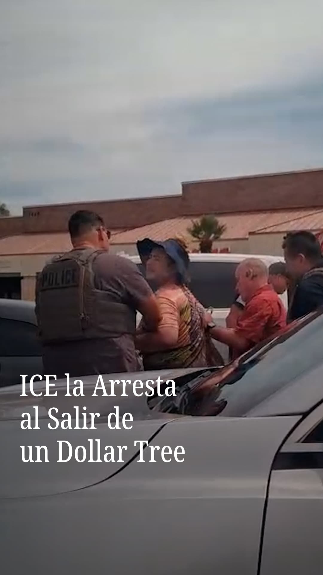 ICE la arresta al salir de un Dollar Tree